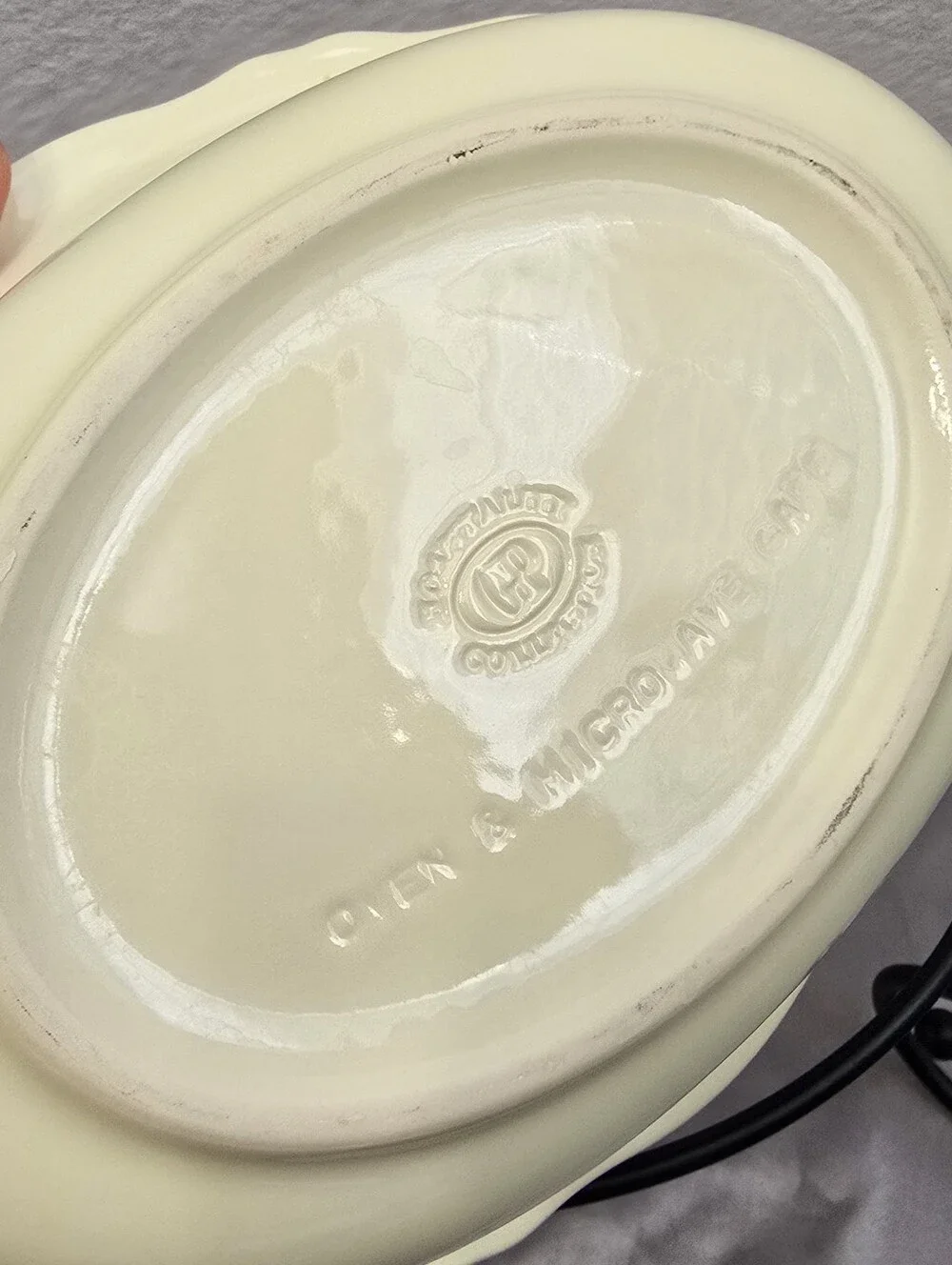 Gail Pittman Hospitality Collection Cream Oval Covered Casserole Dish
